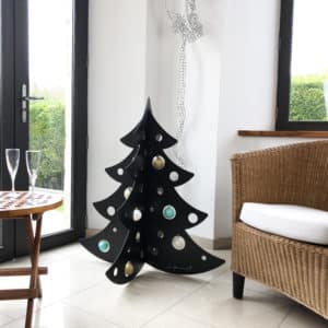 Sapin 1 m – Noir – En situation à intérieur